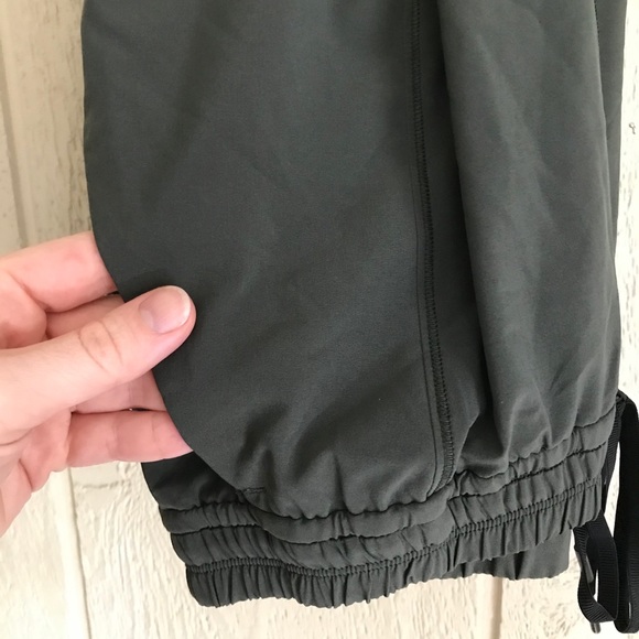 Lululemon Army Green Pants size 8 - Picture 3 of 4